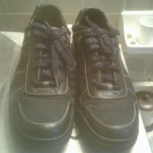 Athletic Shoes Guess Box Included